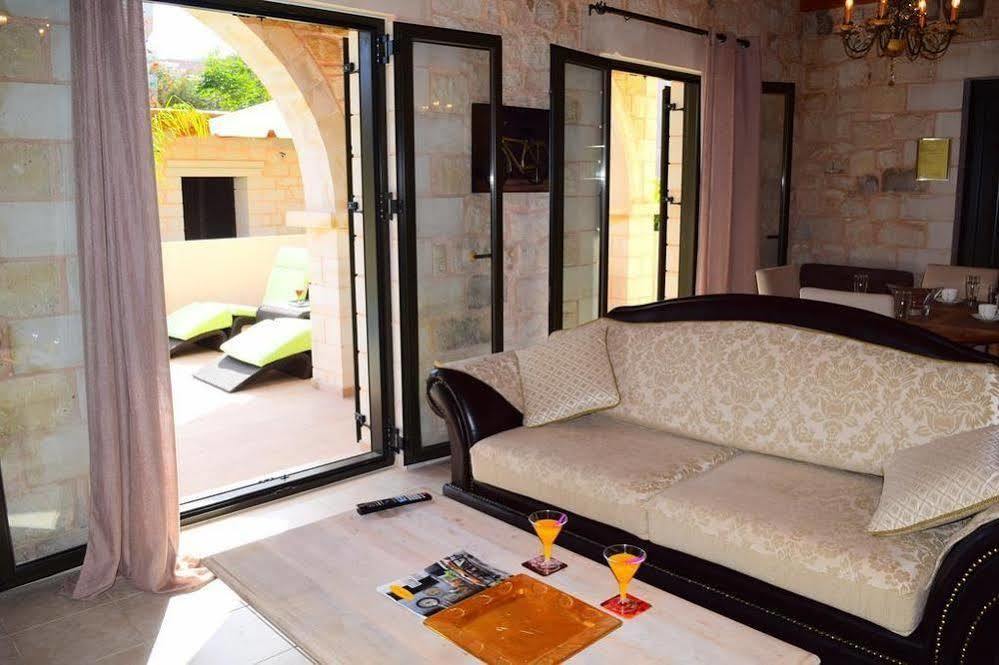Villa Constancia Stalós Eksteriør bilde